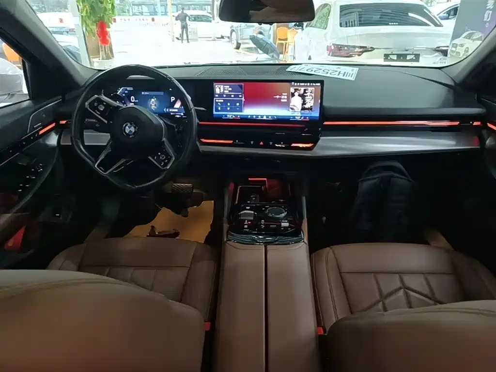 BMW 5 Series 2024 525Li M Sport Package фото 10