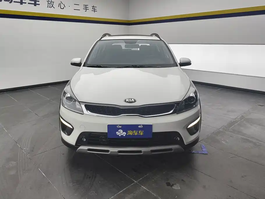 Photo 2 - Kia KX CROSS