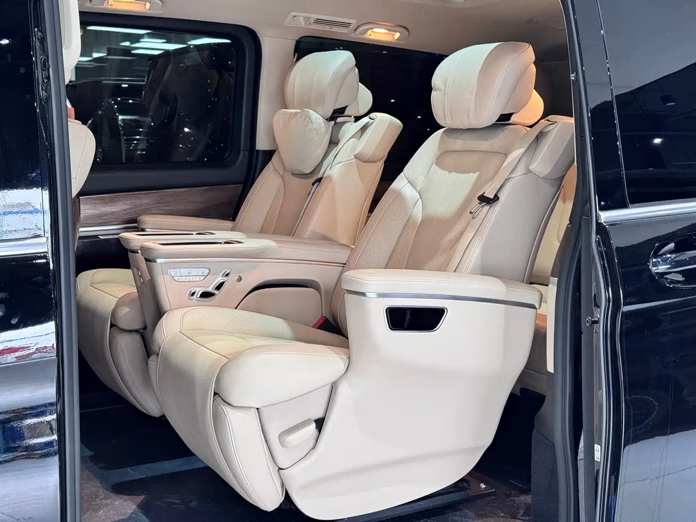 Mercedes-Benz V-Class 2022 V 260 Prestige Edition фото 29