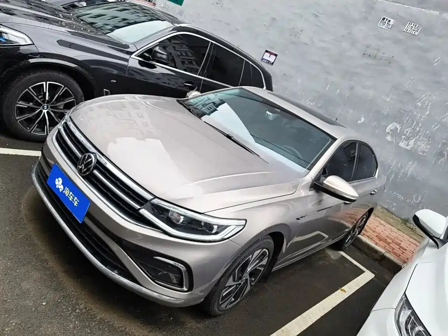 Volkswagen Bora 2023 300TSI DSG Premium Edition