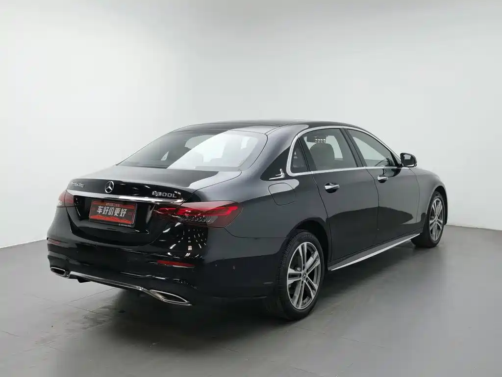 Фото 2 - Mercedes-Benz E-Class