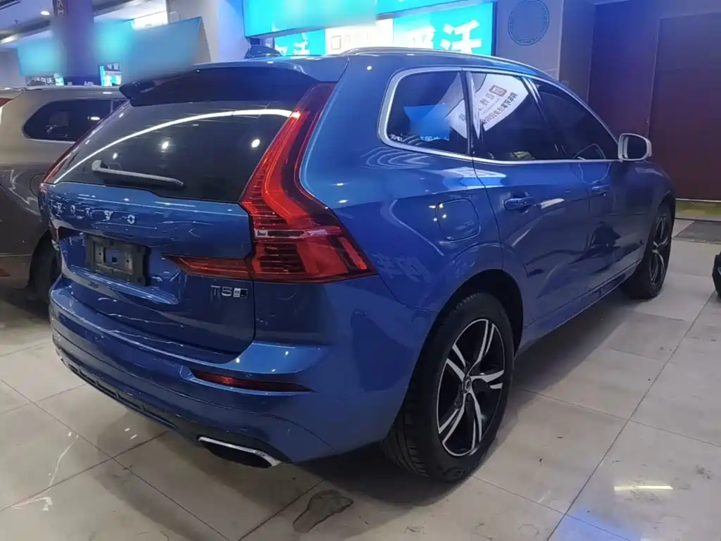 Фото 7 - Volvo XC60