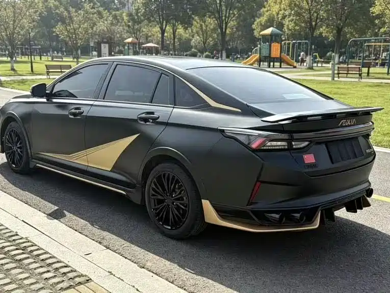 Dongfeng Aeolus Yixuan MAX 2022 2021 1.5T Dark Night Dawn Edition