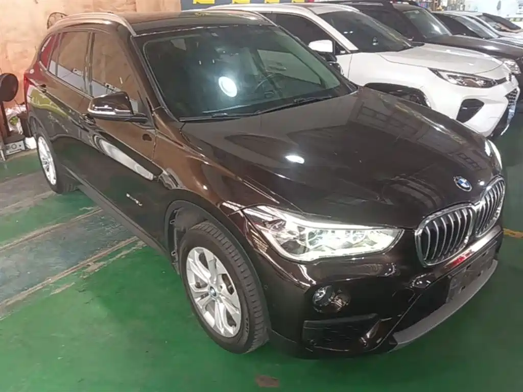BMW X1 2016 sDrive18Li Premium Model фото 4