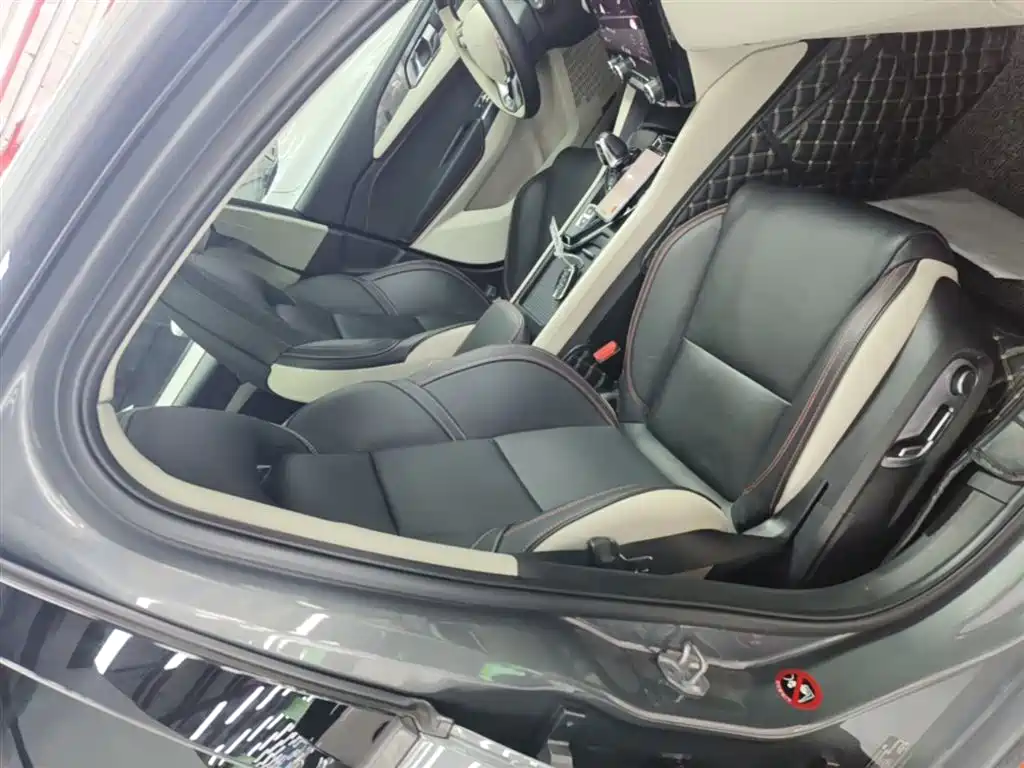 Lynk & Co 02 2018 Model 1.5T DCT 2WD Yao Pro Edition China V фото 25