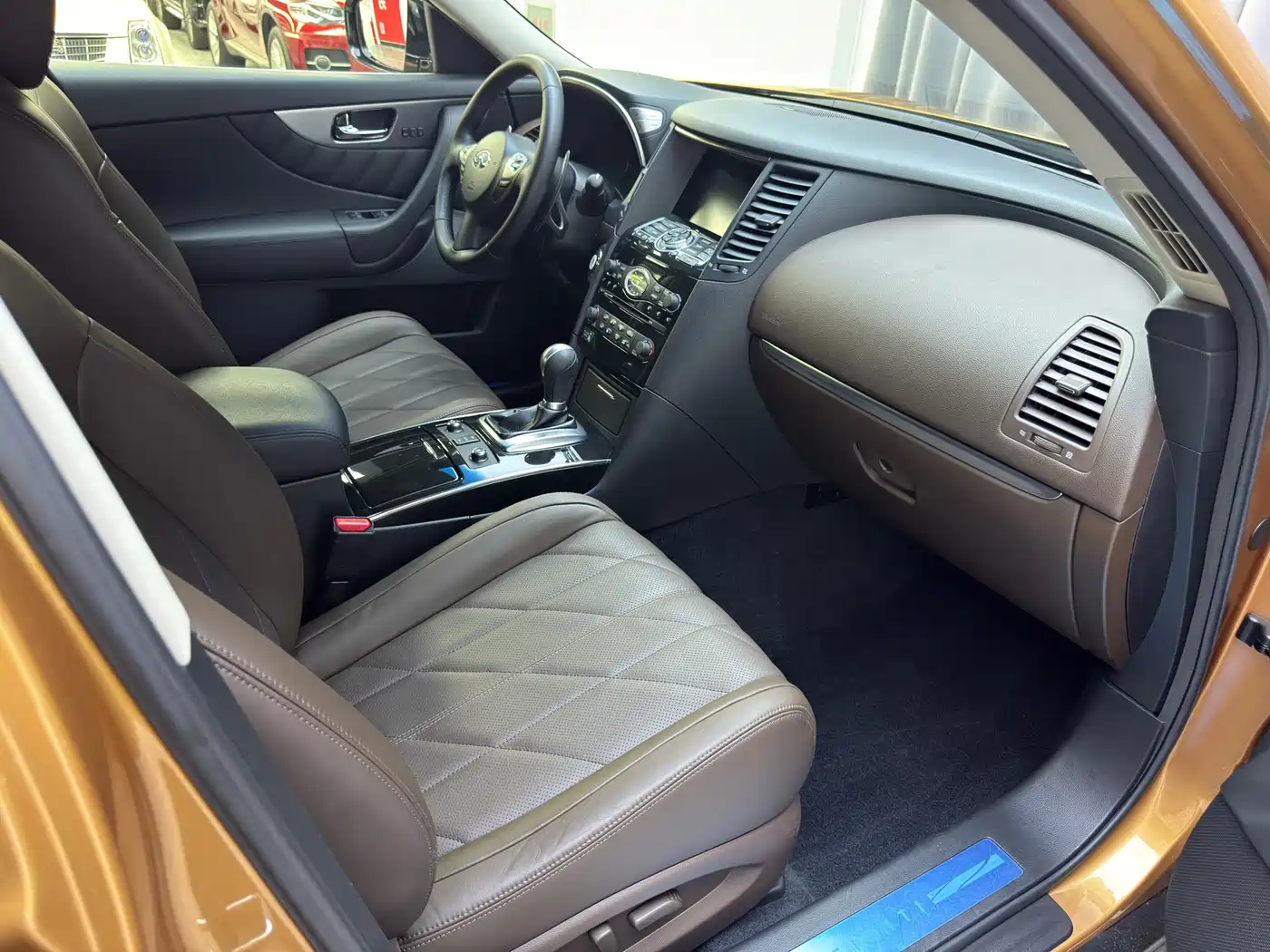 Photo 15 - Infiniti FX