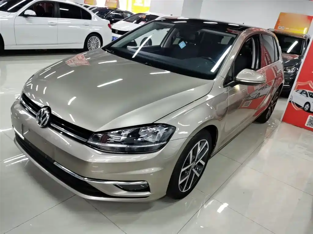 Volkswagen Golf 2020 Beloved Edition 280TSI DSG Comfort фото 2