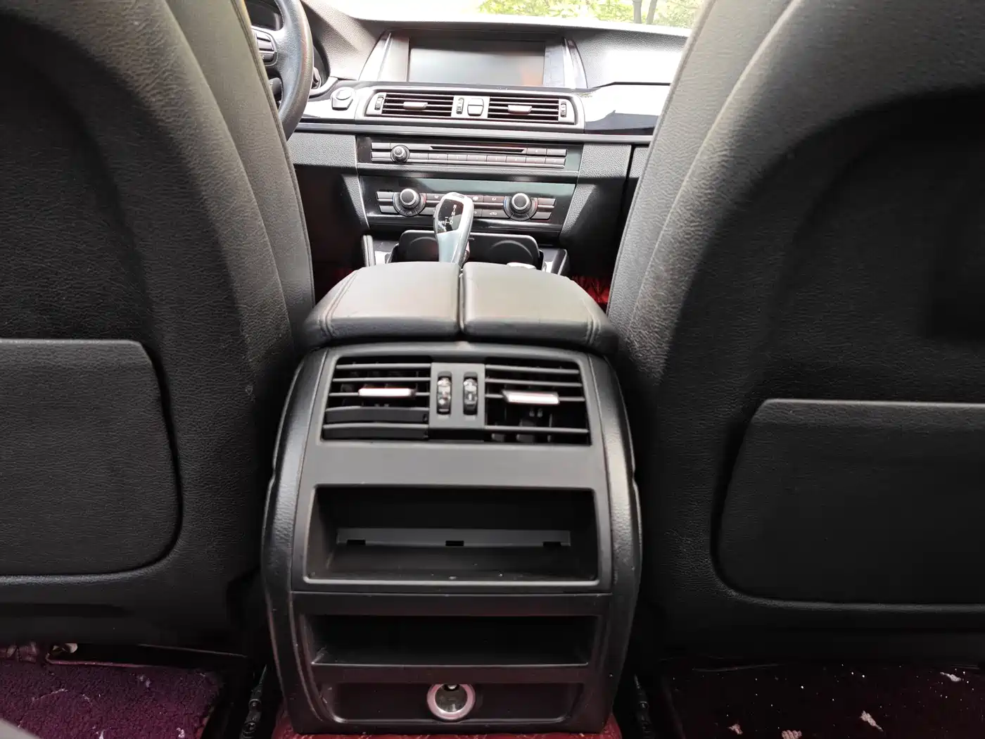 BMW 5 Series (Import) 2014 520i Classic фото 14