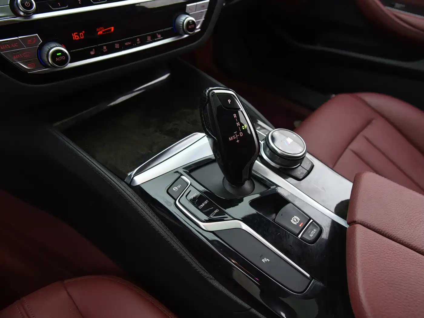 BMW 5 Series 2019 530Li Leading M Sport Package фото 17