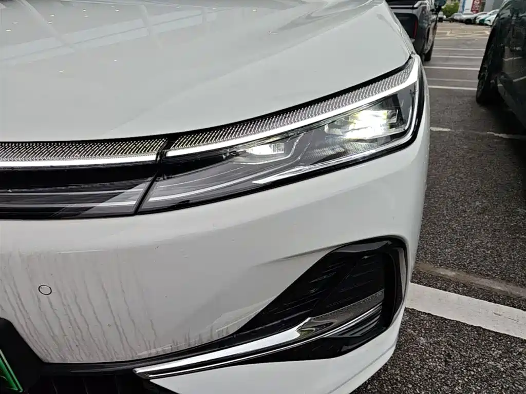 Geely Galaxy Galaxy A7 2025 EM-i 150km Long Voyage Edition фото 18