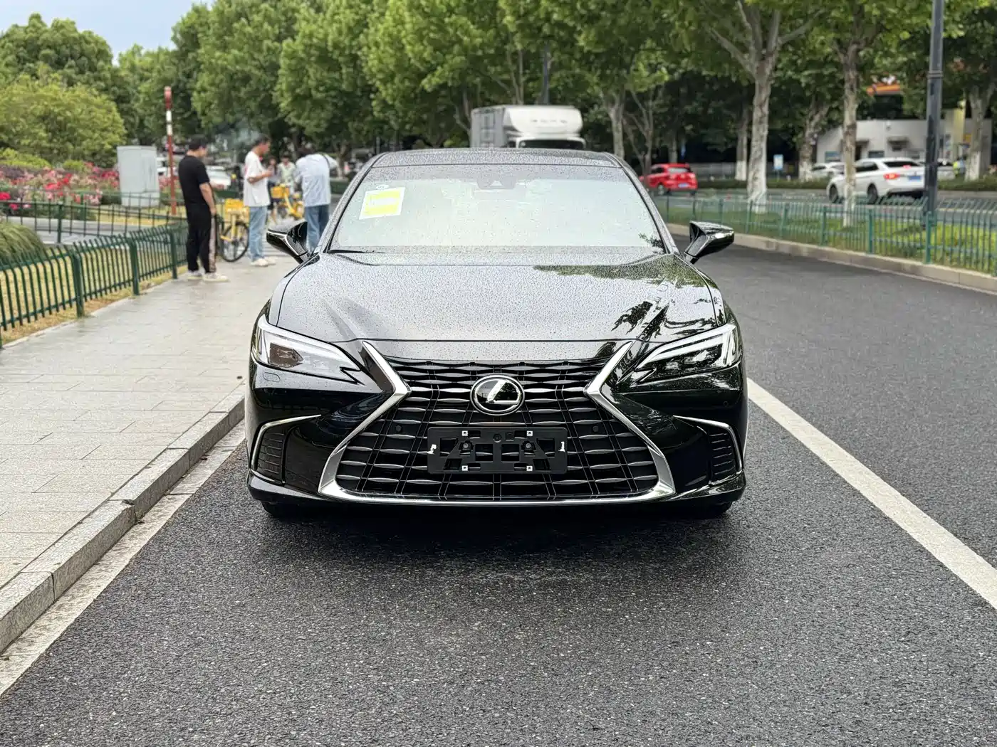 Lexus ES 2025 200 Ultimate Edition фото 2