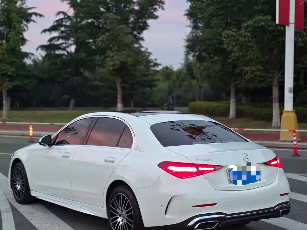 Фото 3 - Mercedes-Benz C-Class