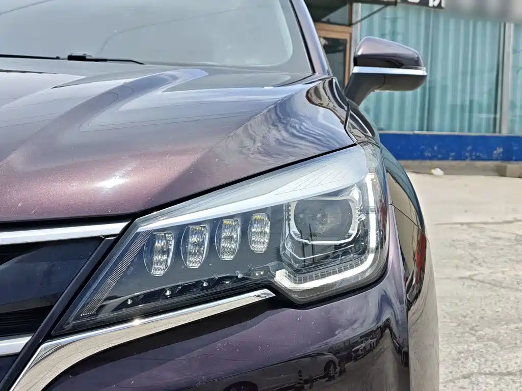 Фото 24 - Changan CS85