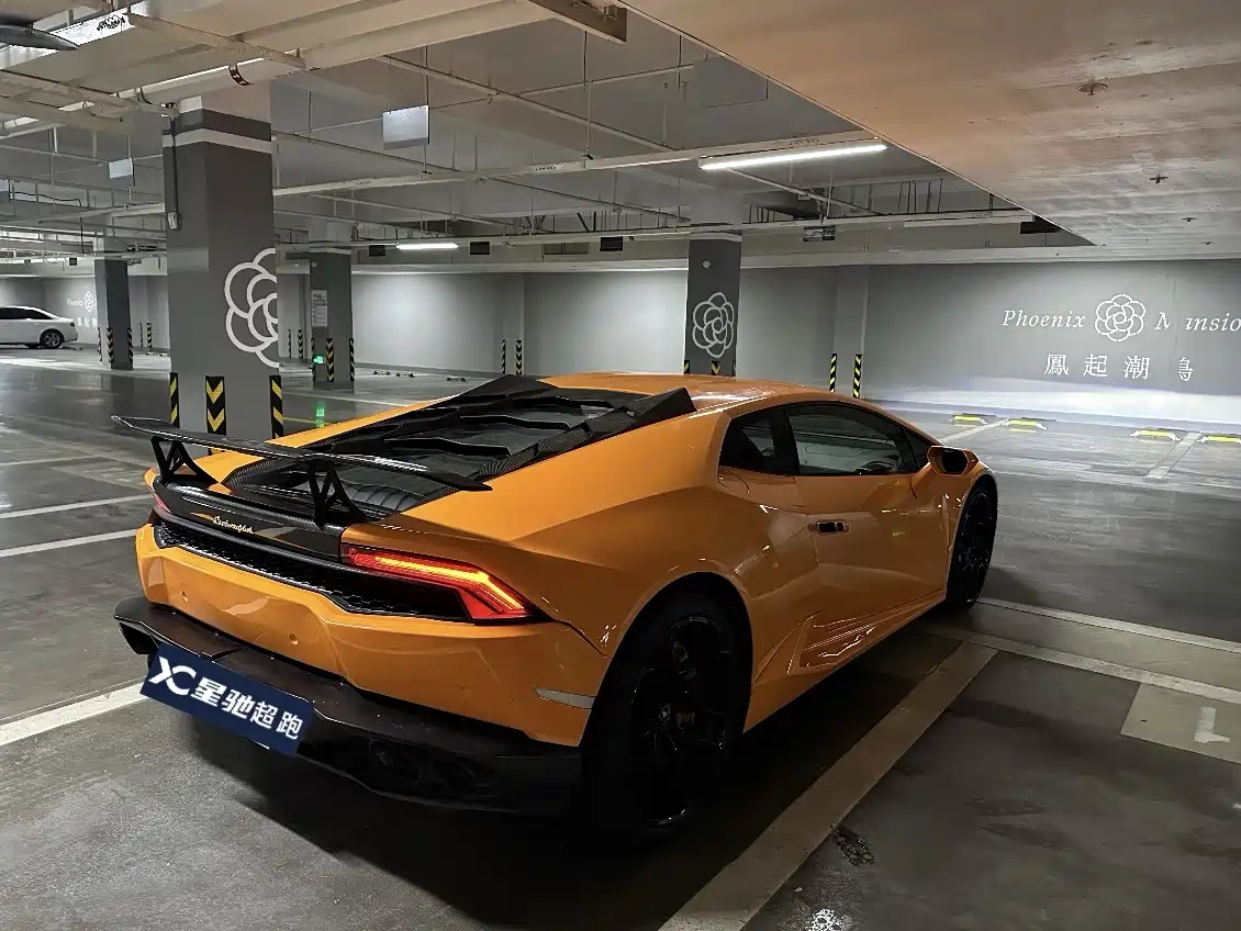 LAMBORGHINI HURACÁN