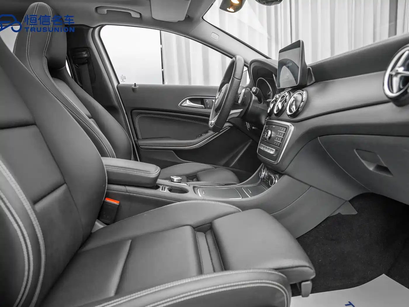 Mercedes-Benz GLA 2018 GLA 200 Fashion фото 12