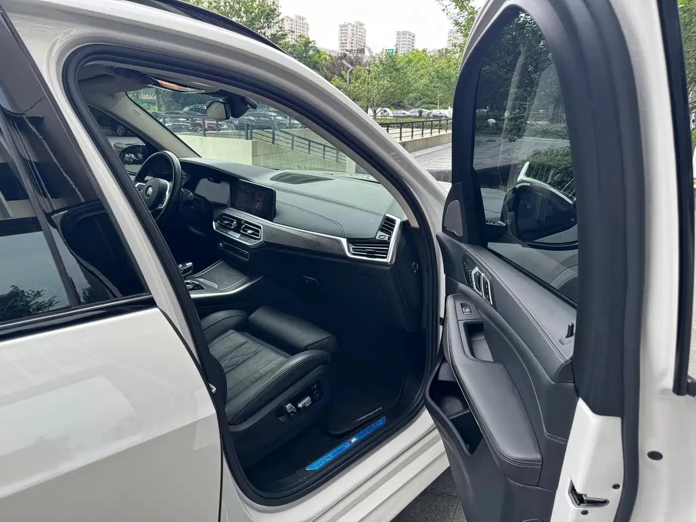 BMW X5 (Import) 2019 xDrive40i Exclusive M Sport Package фото 19