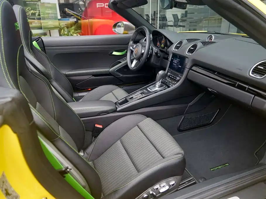 Porsche 718 2022 Boxster T 2.0T фото 16