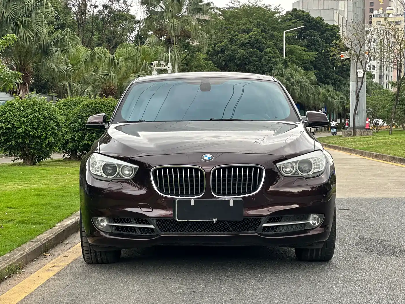 BMW 5 Series GT 2010 535i Luxury Model фото 2