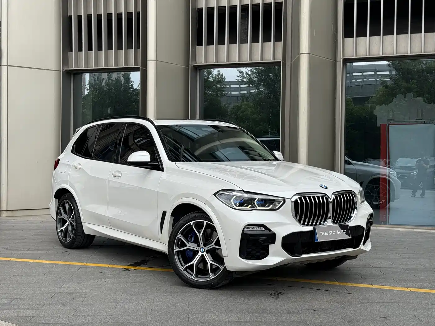 BMW X5 (Import) 2019 xDrive40i Exclusive M Sport Package фото 2