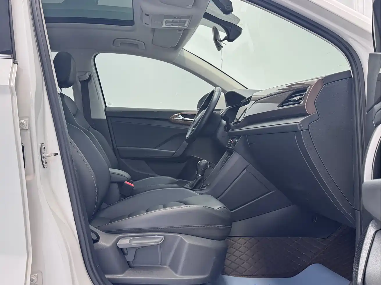 Volkswagen Tharu 2021 280TSI 2WD Luxury Plus фото 12