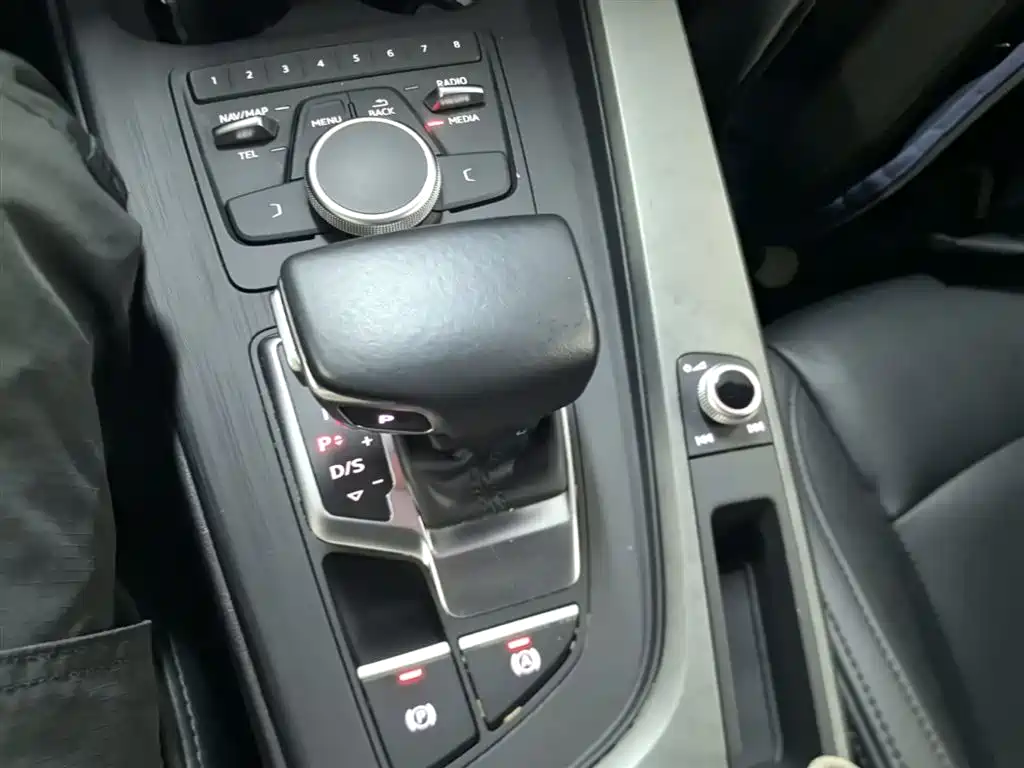 Audi A4L 2019 40 TFSI Progressive (China VI) фото 14