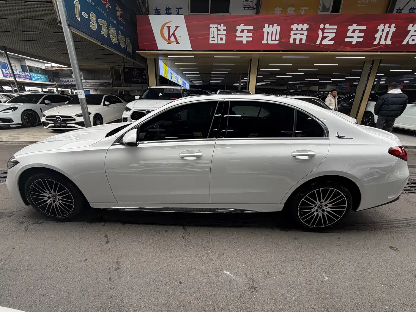 Mercedes-Benz C-Class 2024 Facelift C 200 L Sport фото 32