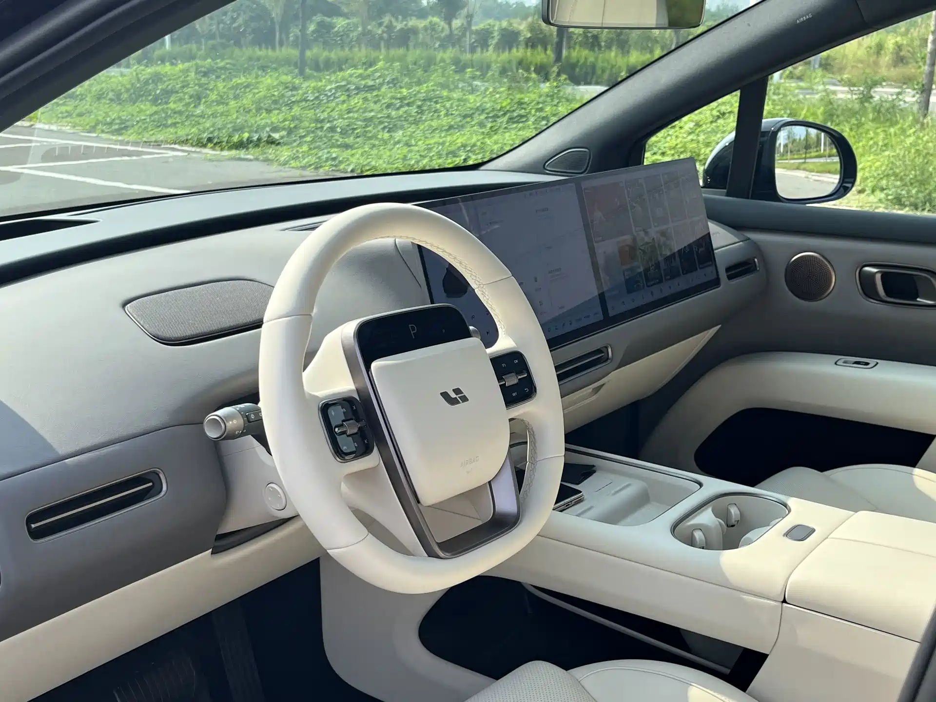 Фото 4 - Li Auto i6