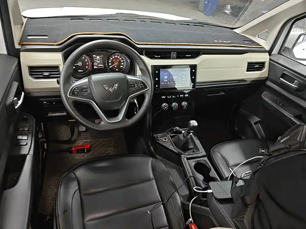Wuling Motors Wuling Hongguang PLUS 2020 2019 1.5T Manual Luxury 7-seater