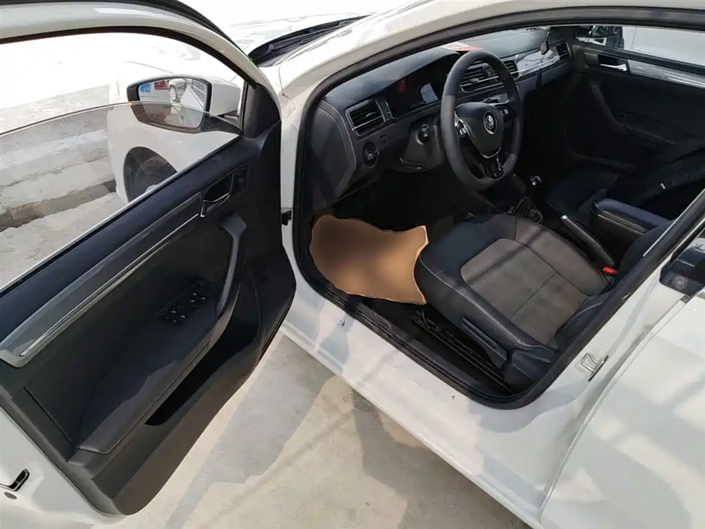 Volkswagen Santana 2018 1.5L Manual Comfort Edition фото 16