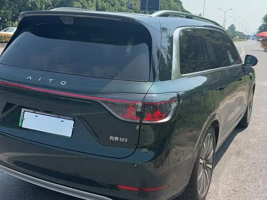 AITO Wenjie AITO M9 2025 Extended Range Ultra 52kWh 5-Seater фото 2