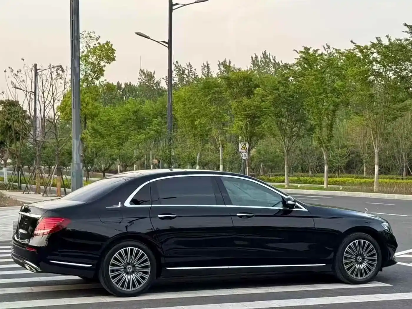 Mercedes-Benz E-Class 2020 E 300 L Fashion фото 9