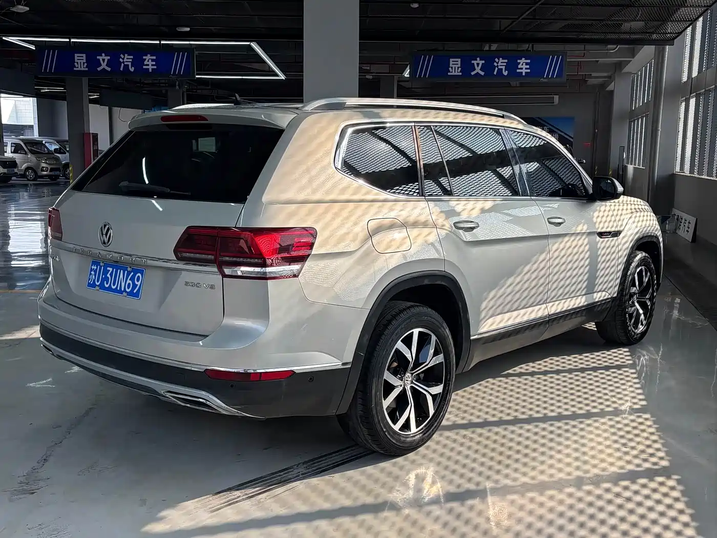 Volkswagen Teramont 2017 530 V6 4WD Luxury Edition фото 15