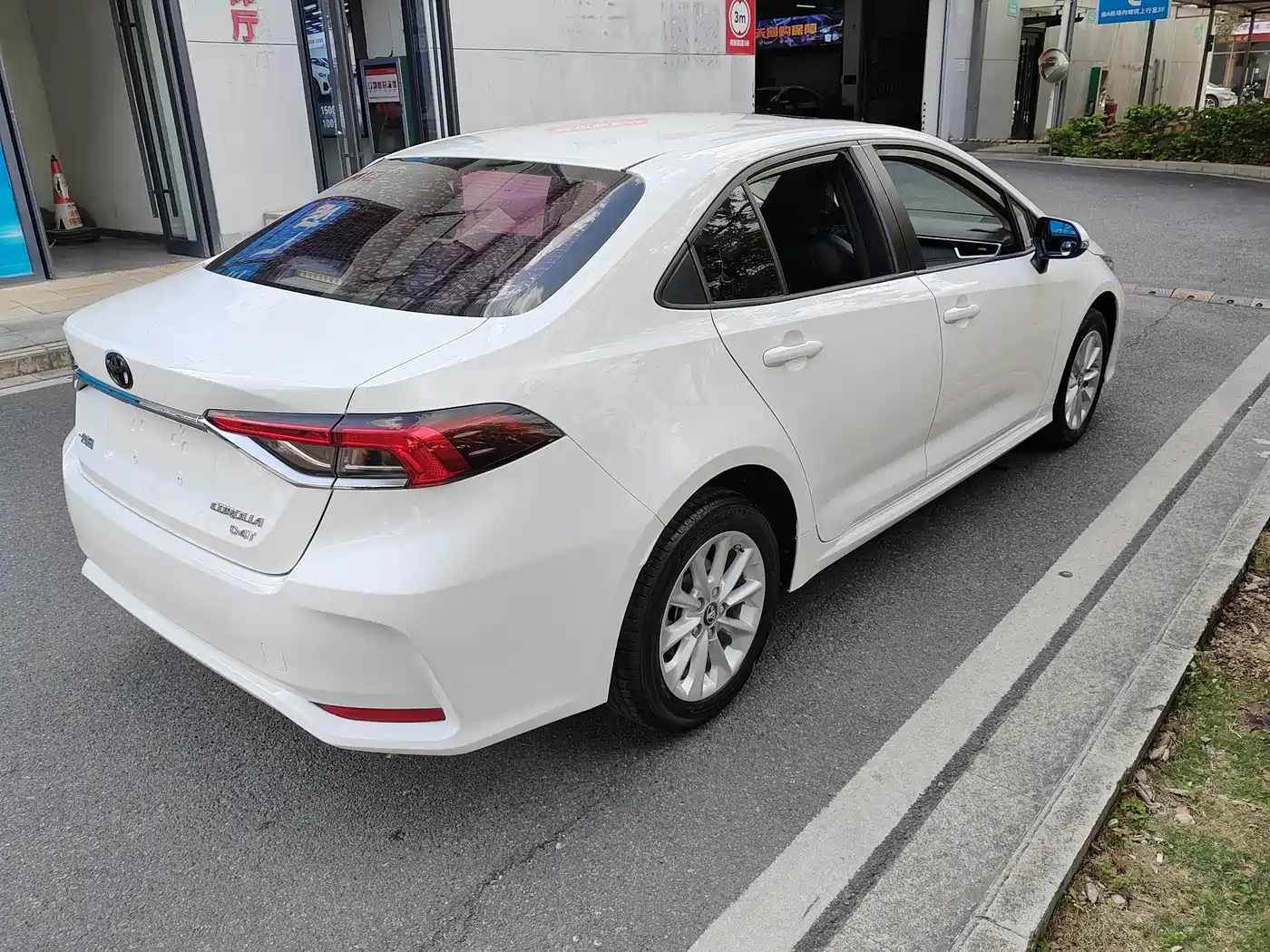 Toyota Corolla 2019 1.2T S-CVT GL-i Luxury Edition фото 5