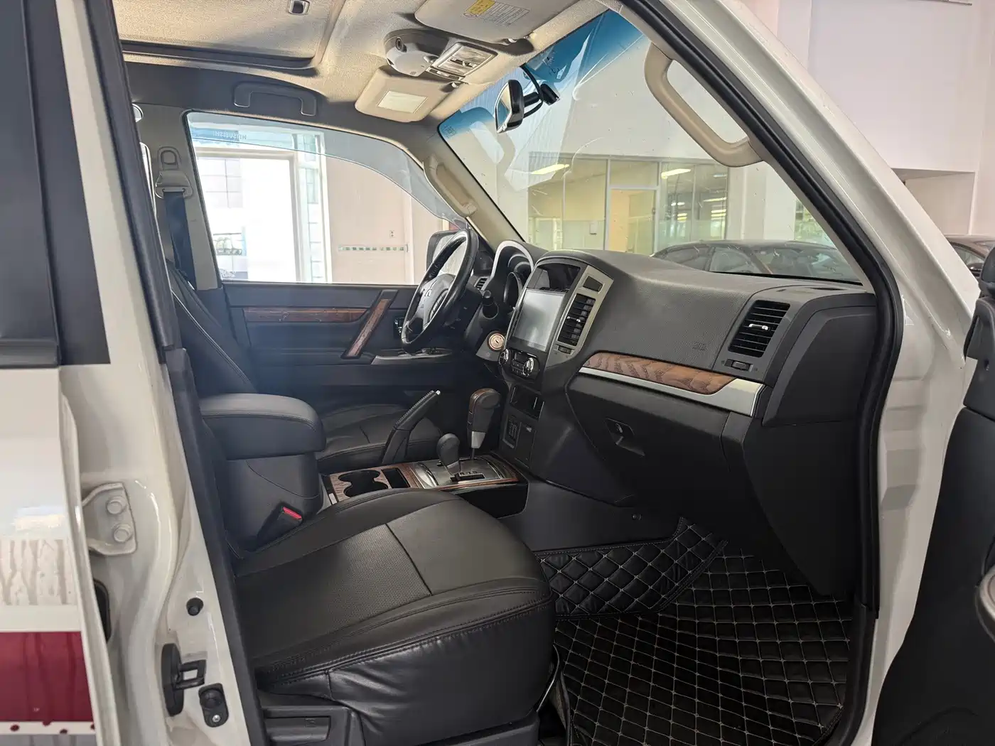 Mitsubishi Pajero (Import) 2019 2019 3.0L Auto Standard Version