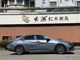 Photo 7 - Hyundai Elantra