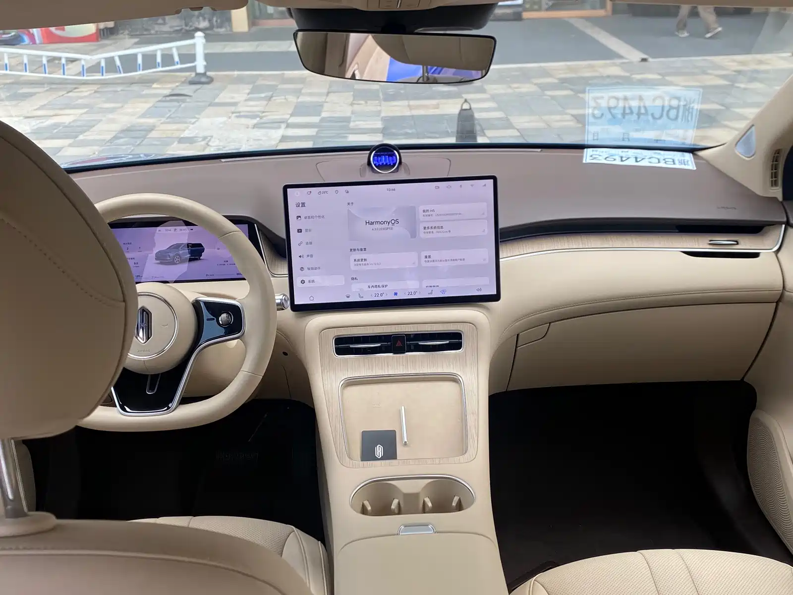Photo 5 - Shangjie SUV