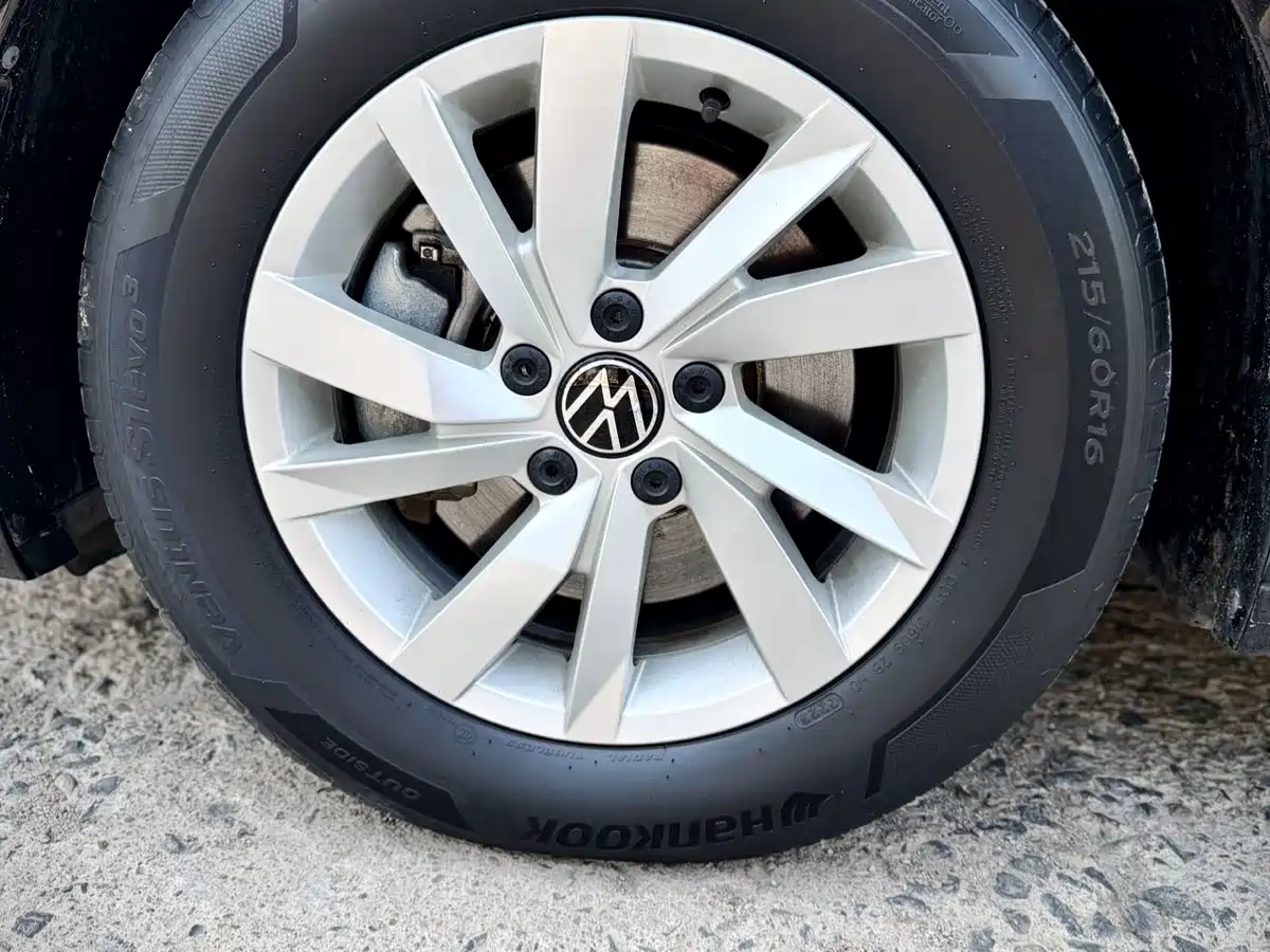 Volkswagen Passat 2022 280TSI Business Edition фото 9