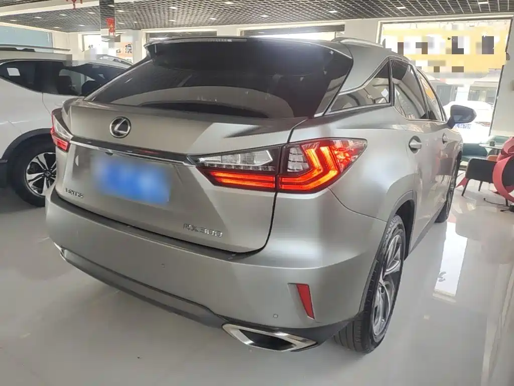 Photo 7 - Lexus RX
