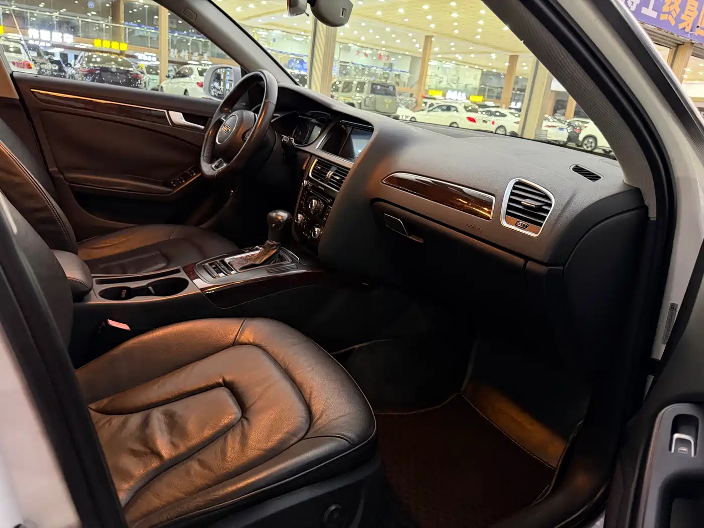 Audi A4L 2015 35 TFSI Auto Comfort фото 12