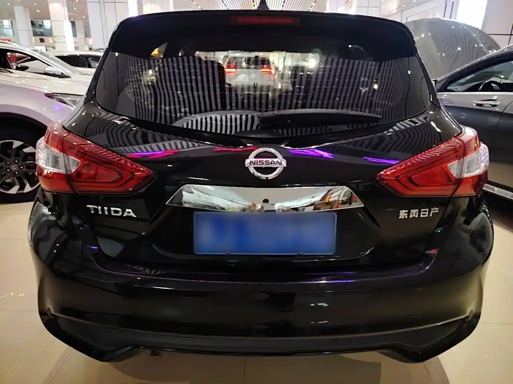 Фото 6 - Nissan Tiida