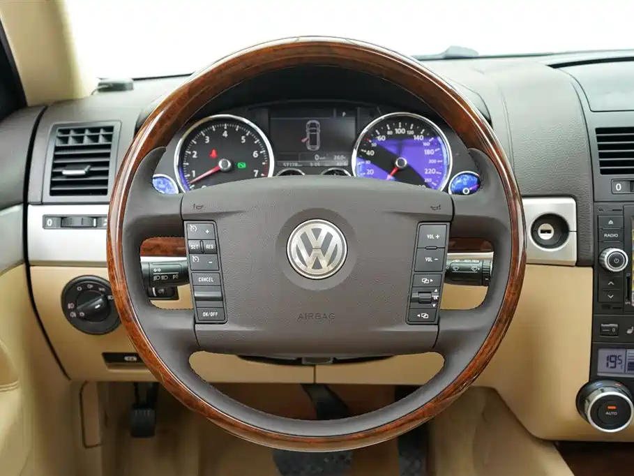 Volkswagen Touareg 2007 3.6L Luxury фото 19