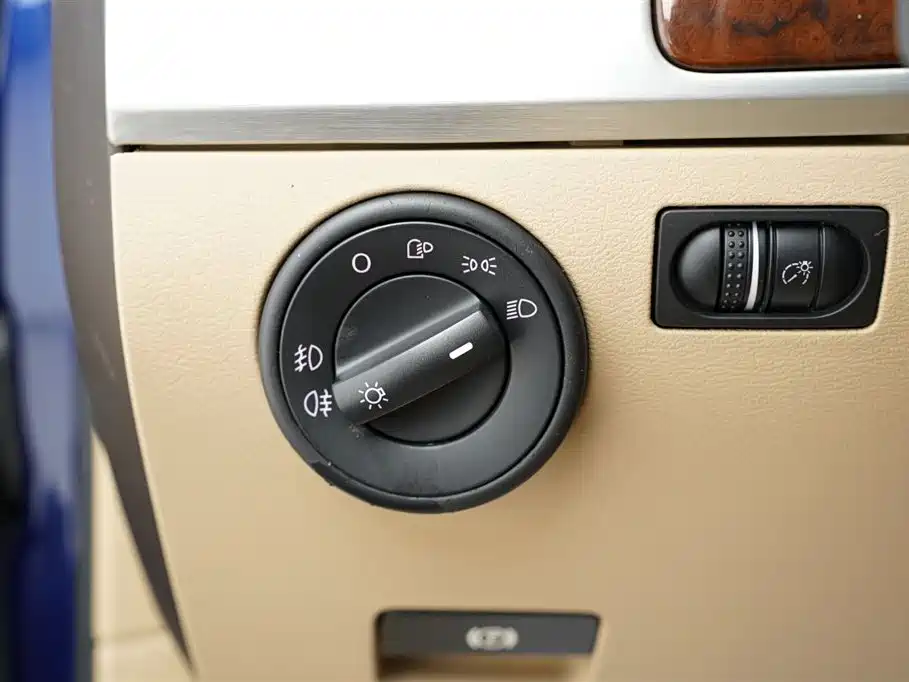 Volkswagen Touareg 2007 3.6L Luxury фото 22