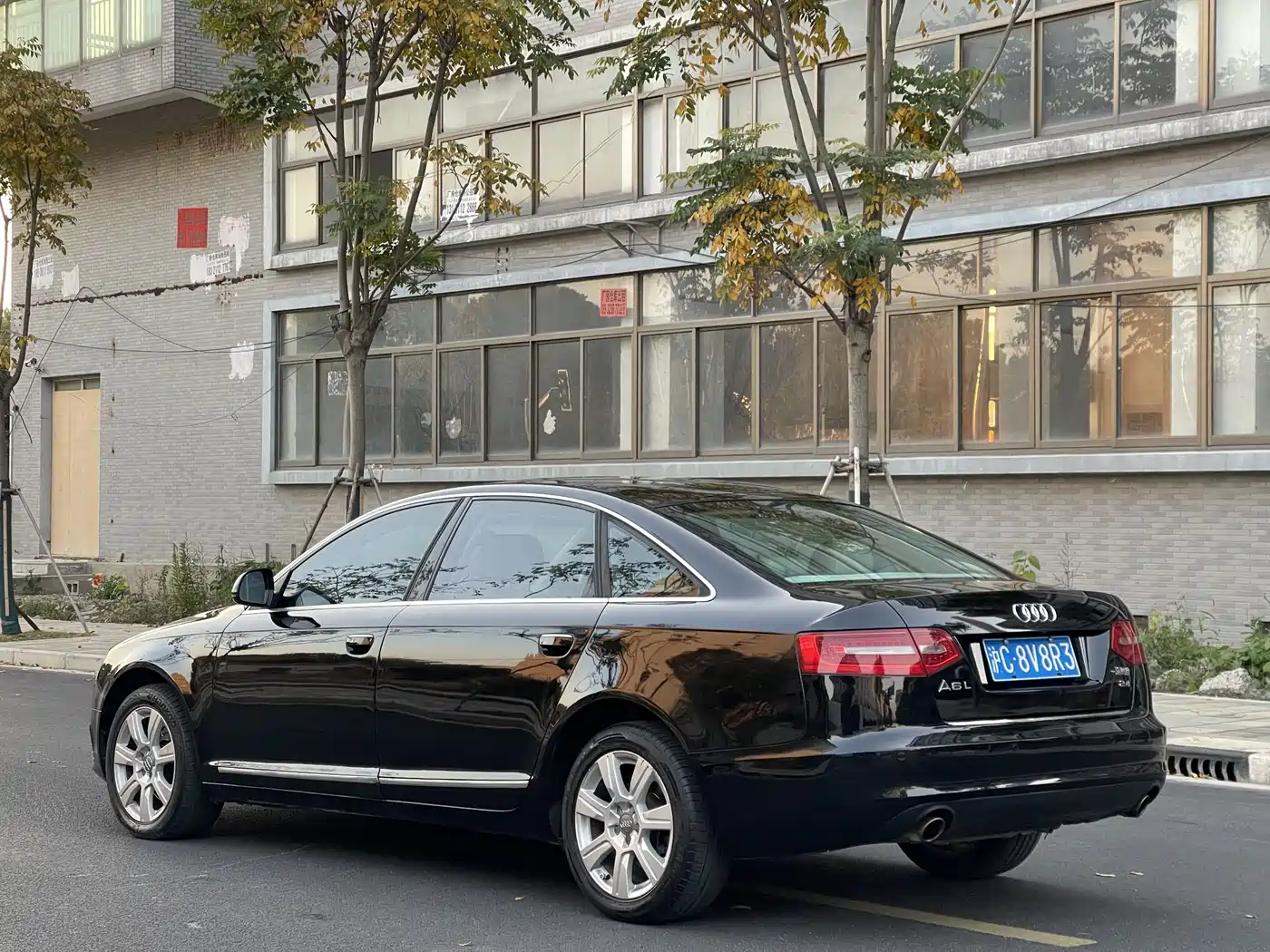 Фото 5 - Audi A6L