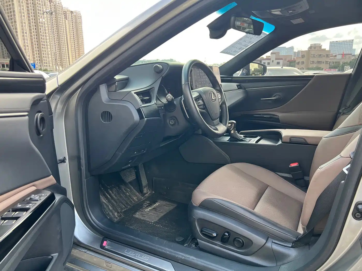 Lexus ES 2023 200 Luxury Edition фото 8