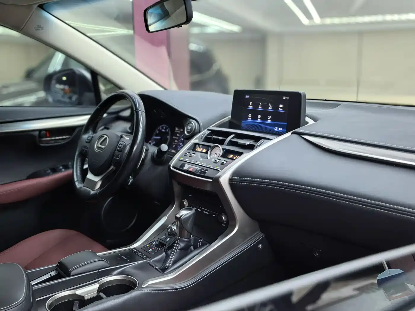 Lexus NX 2017 200 FWD Sharp Edition фото 24