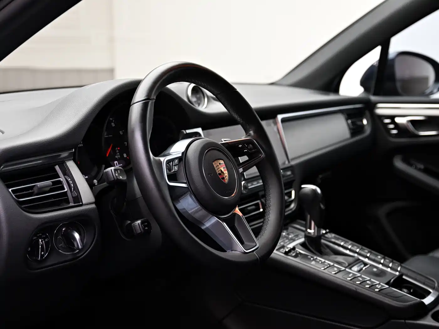 Porsche Macan 2018 Macan 2.0T фото 8
