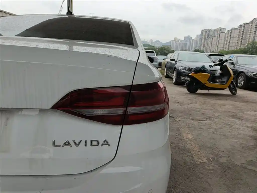 Volkswagen Lavida 2024 Model 1.5L Automatic Delight Edition фото 8