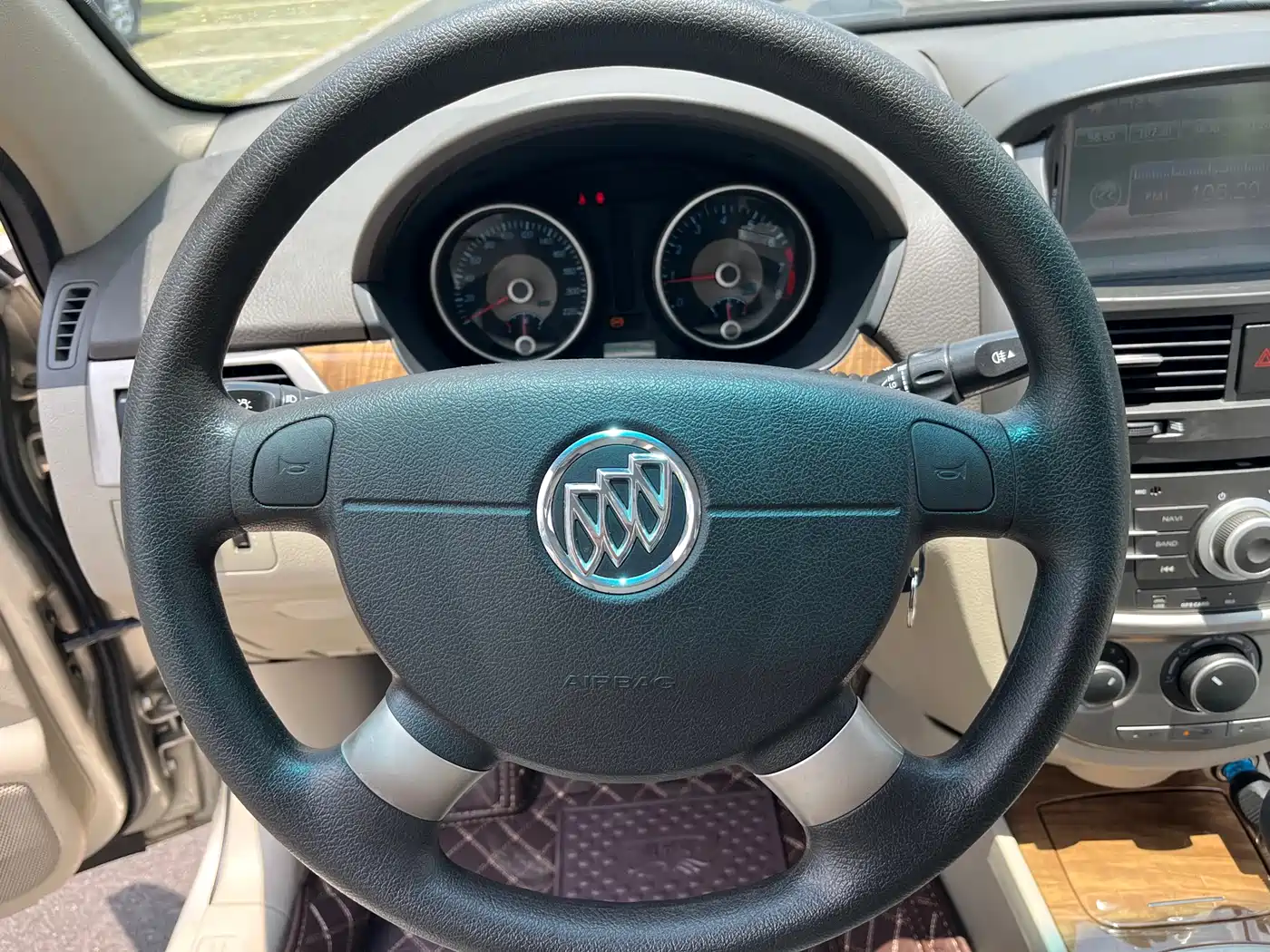 Buick Excelle 2015 1.5L Automatic Classic фото 14
