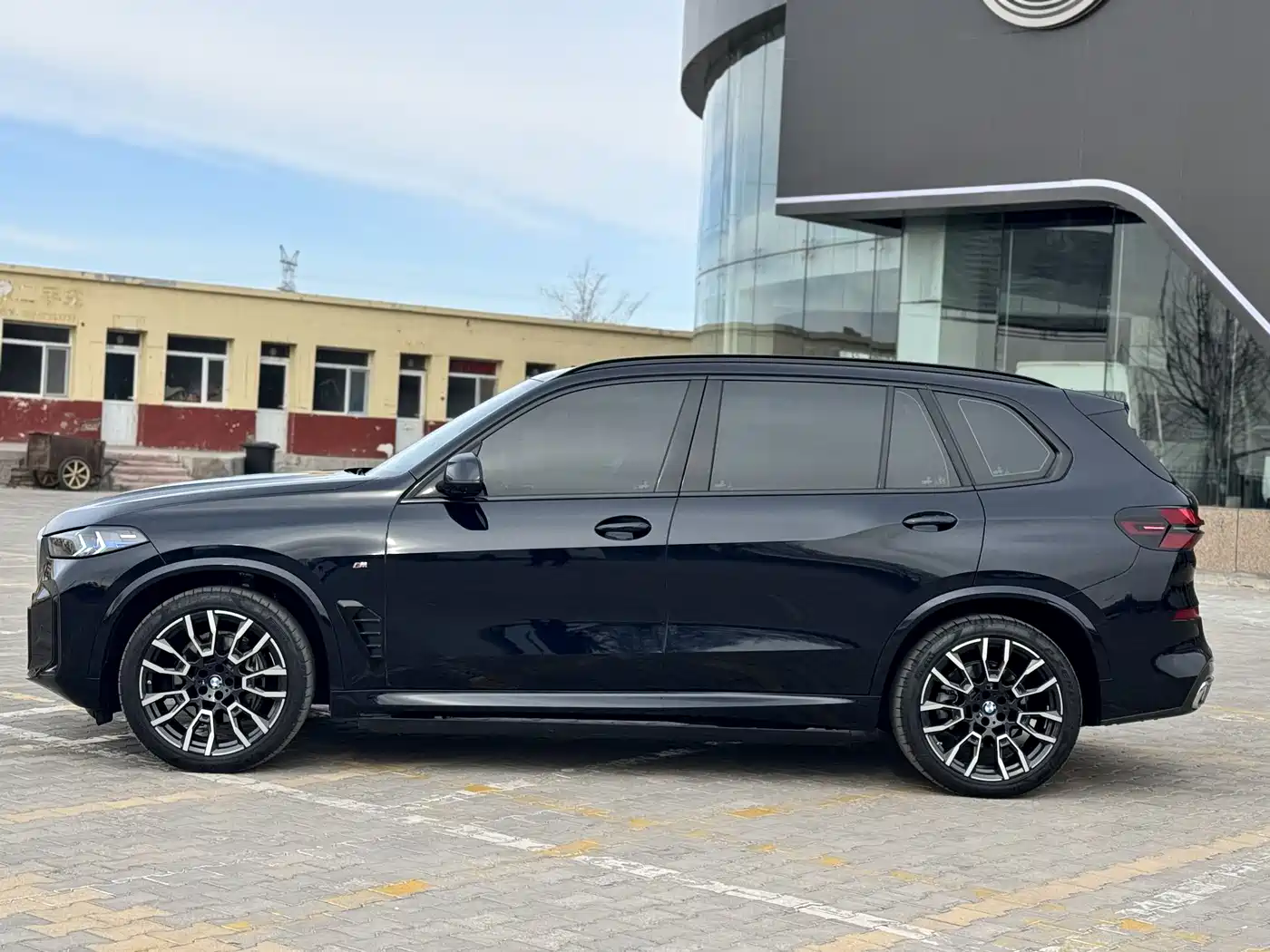 BMW X5 2023 xDrive 40Li M Sport Black Night Package фото 6