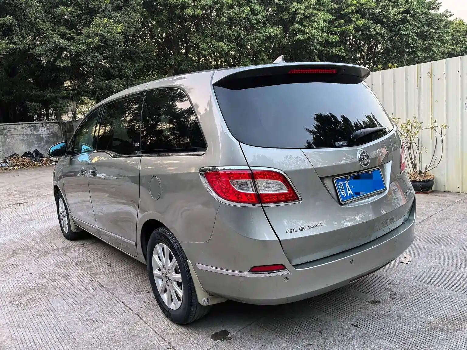 Фото 4 - Buick GL8